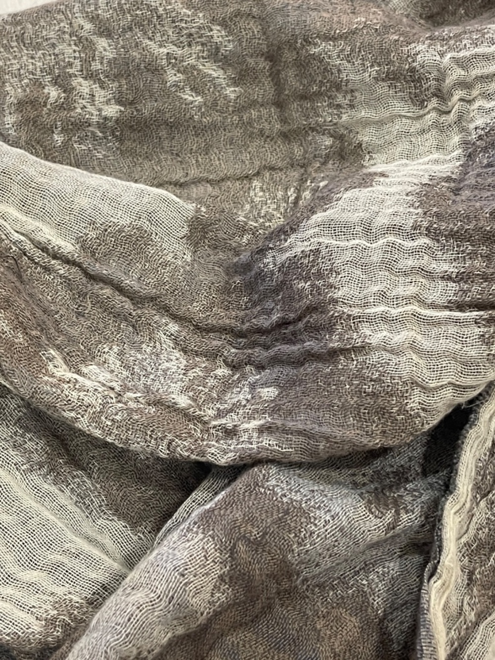 Abstract Crinkle Scarf - Picture 3 of 6